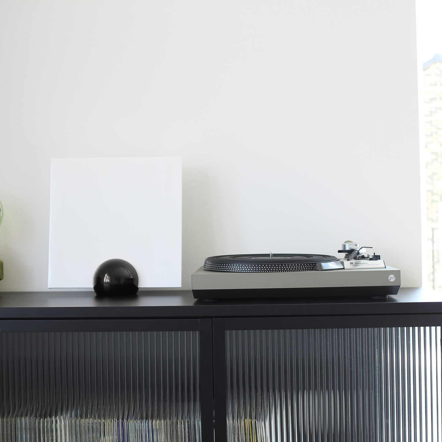 NOW PLAYING VINYL STAND