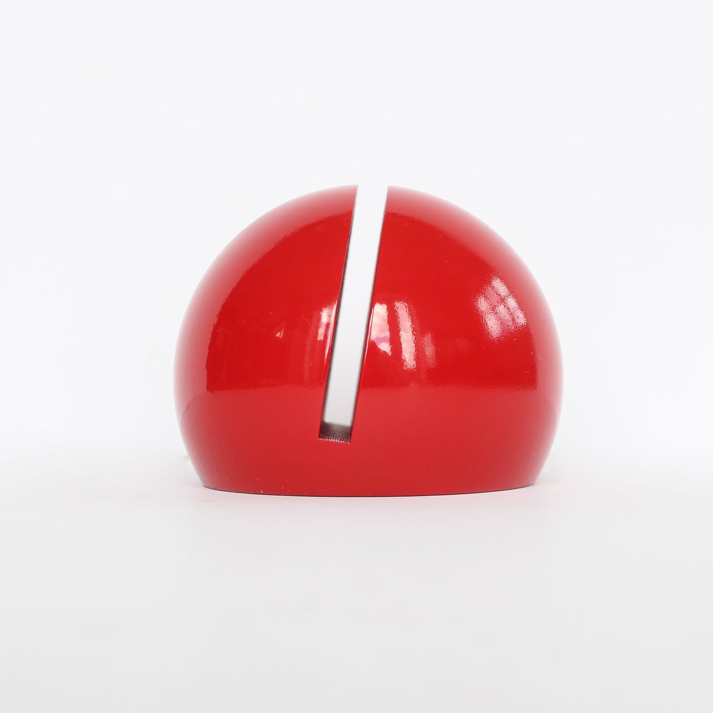 Red sphere with 12mm slit to house your vinyl case. High gloss finish with a beautiful retro design.